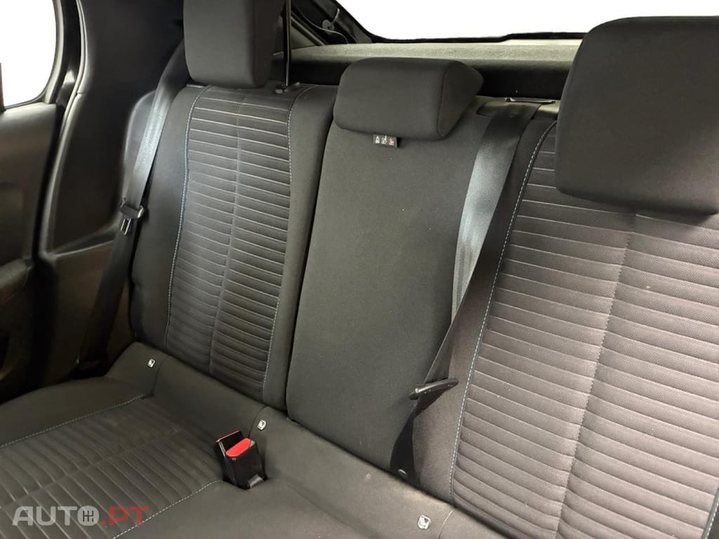 Peugeot E-208 50 kWh Style