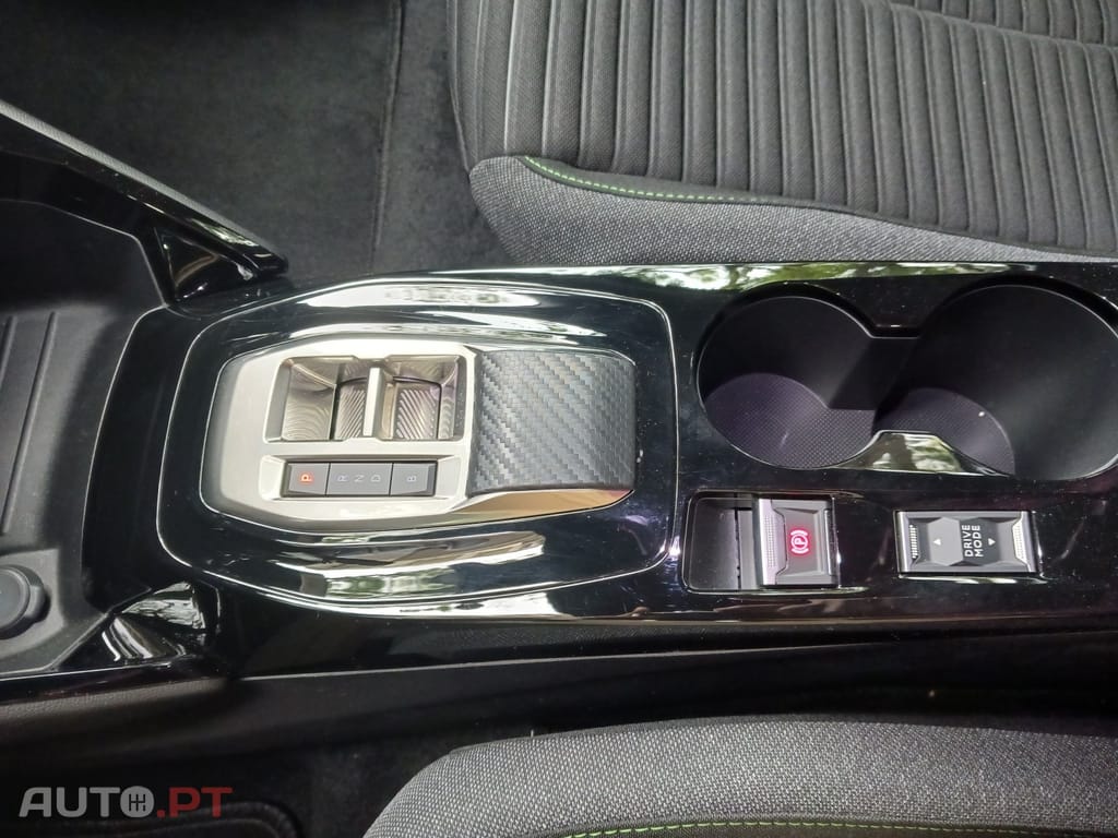Peugeot E-2008 54 kWh Active