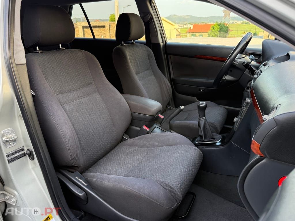 Toyota Avensis 2.0 D4D Sol