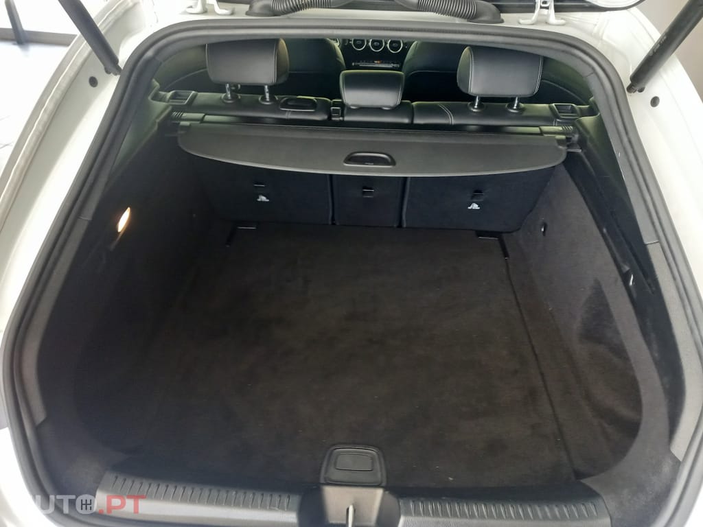 Mercedes-Benz CLA 180 Progressive Line