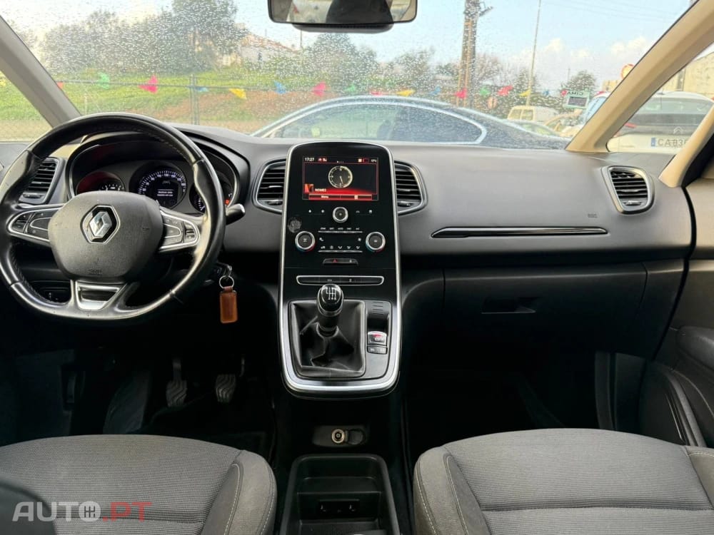 Renault Scénic Outro