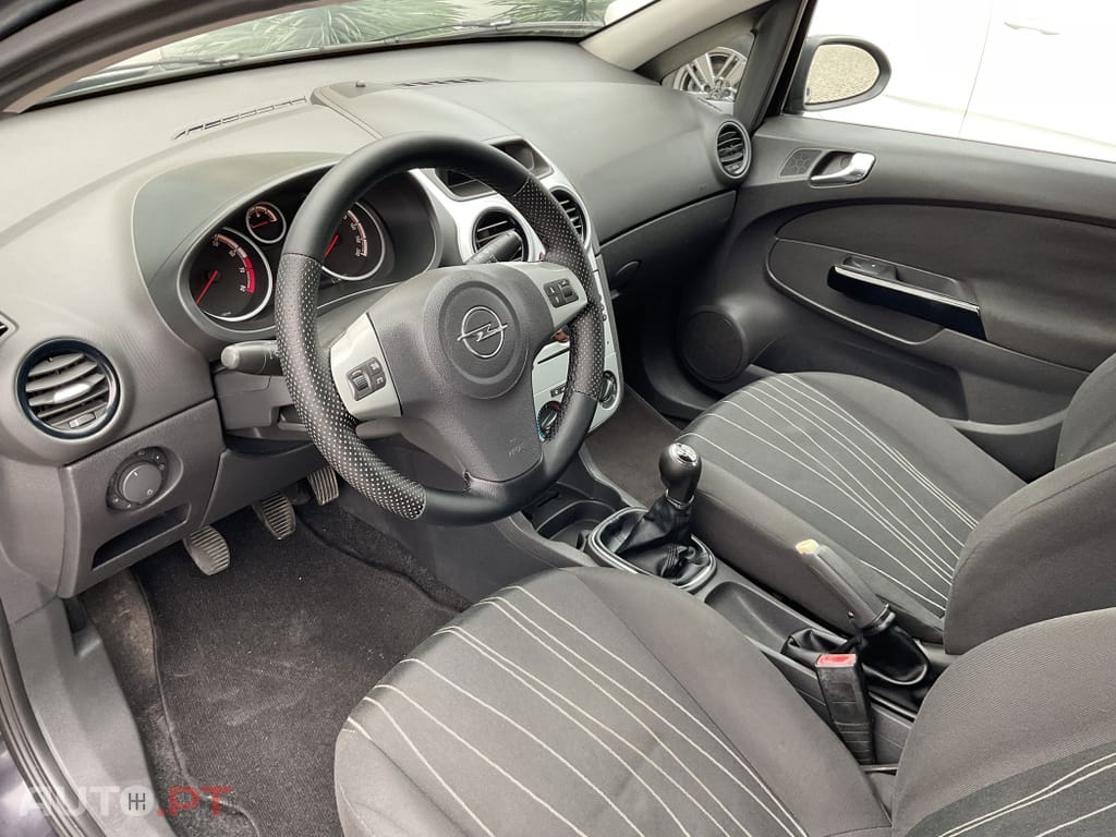 Opel Corsa 1.2 Enjoy