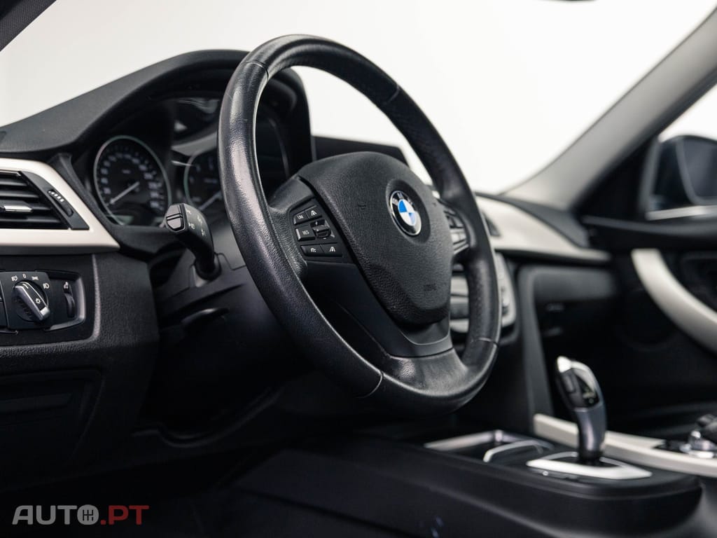 BMW 320 d Auto