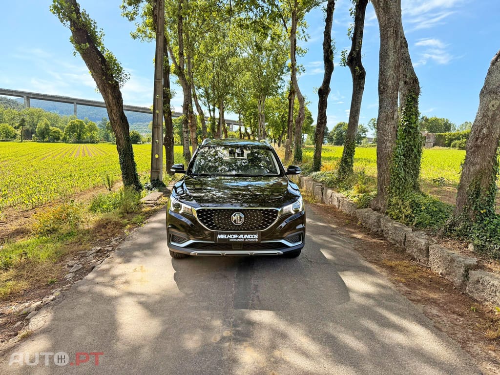 MG ZS EV 44.5 kWh Luxury