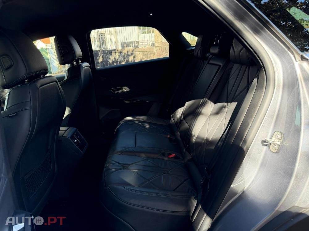 DS DS7 Crossback E-Tense Performance Line EAT8