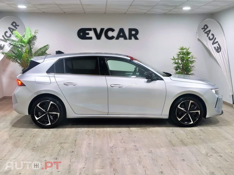 Opel Astra 1.6 T PHEV Elegance