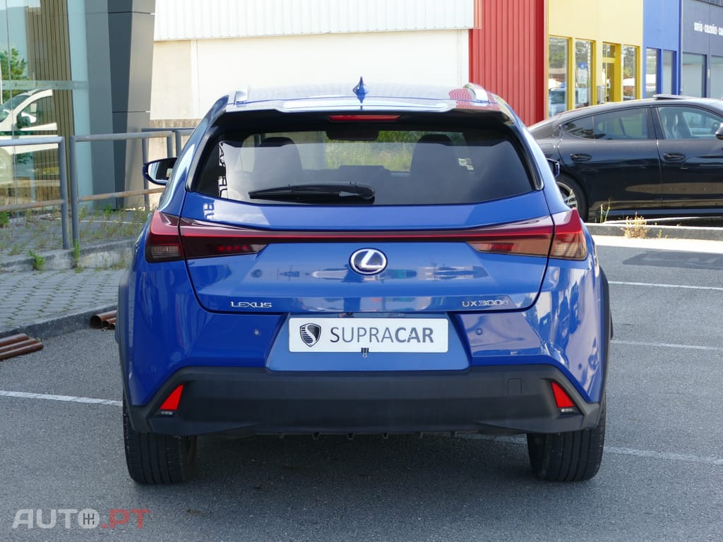 Lexus UX Luxury+TAE+JLL18