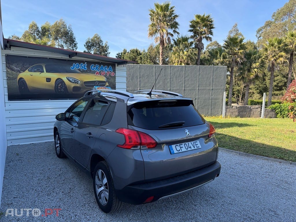 Peugeot 2008 1.2 PureTech Style