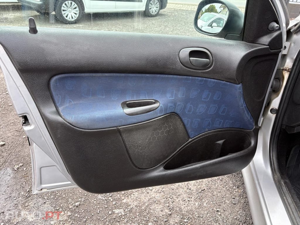 Peugeot 206 1.1 Color Line