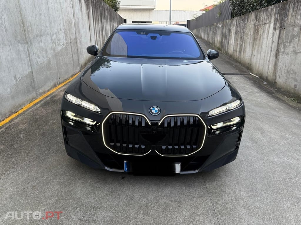 BMW i7 xDrive60 Pack Desportivo M Pro