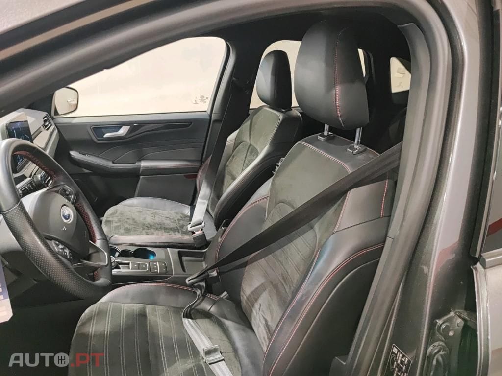 Ford Kuga 2.5 PHEV ST-Line X