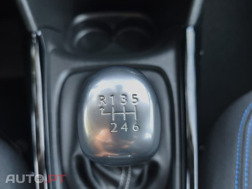 Peugeot 2008 1.2 PureTech Signature