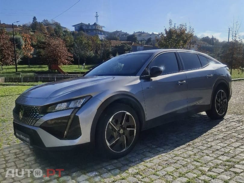 Peugeot 408 Plug-In Hybrid 180 e-EAT8 Allure