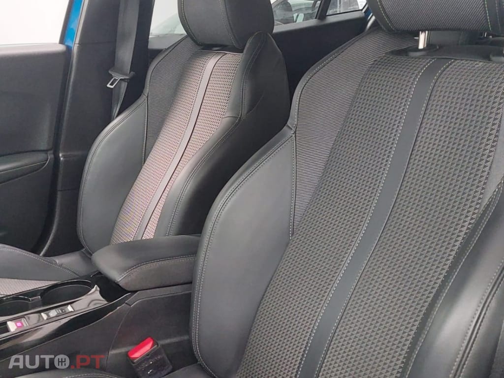 Peugeot E-2008 50 kWh GT