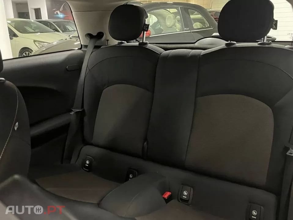 MINI One D BLACK DETAILS