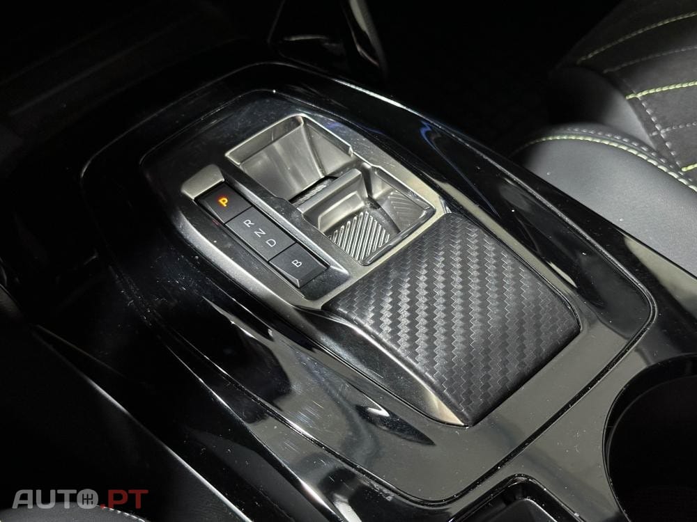 Peugeot E-2008 54 kWh GT