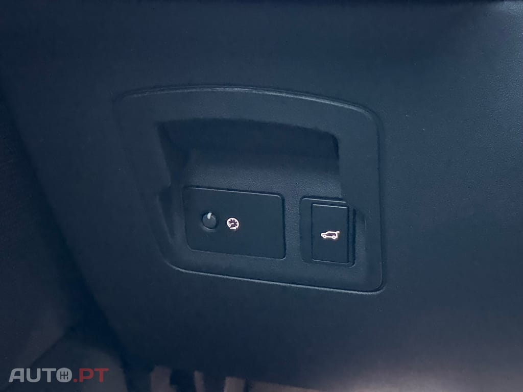 Land Rover Velar 2.0 D200 AWD R-Dynamic SE