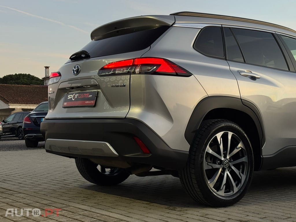 Toyota Corolla Cross 2.0 Hybrid Luxury