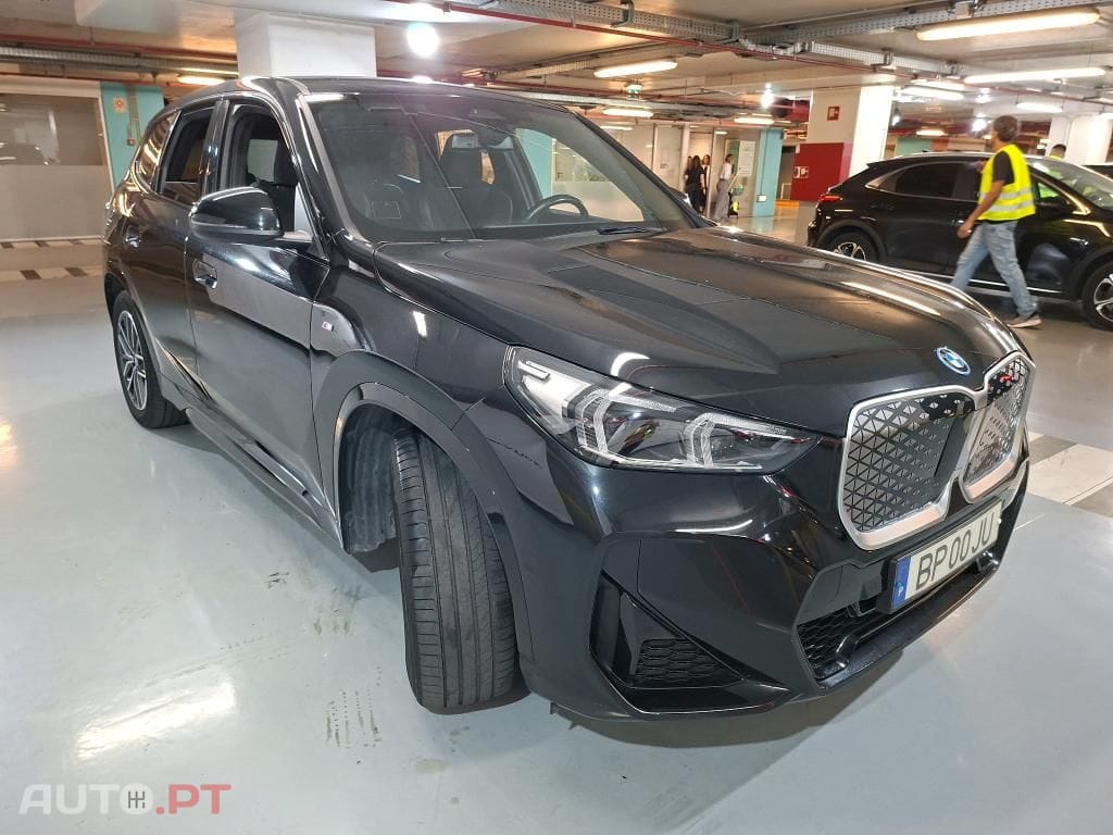 BMW iX1 xDrive30