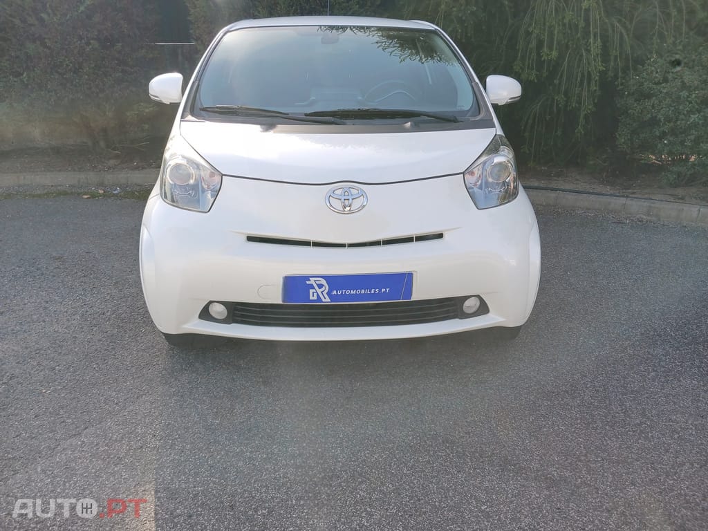 Toyota iQ 1.0 VVT-i Essential+AC