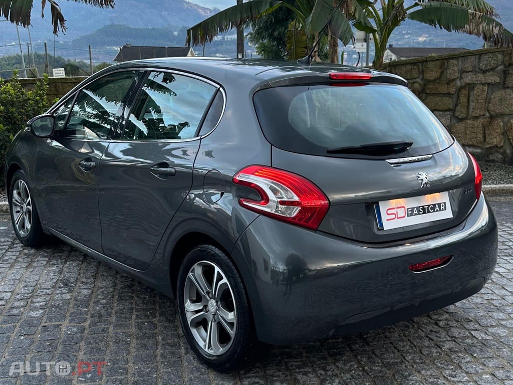 Peugeot 208 1.4 HDI