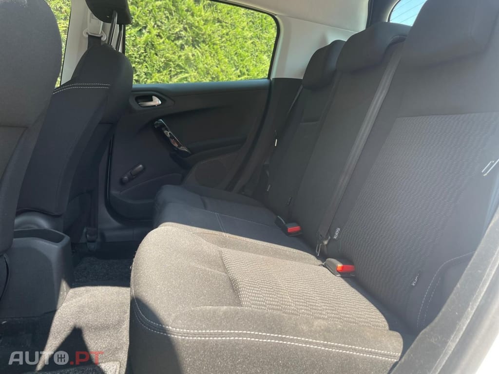 Peugeot 208 1.5 BlueHDi Active