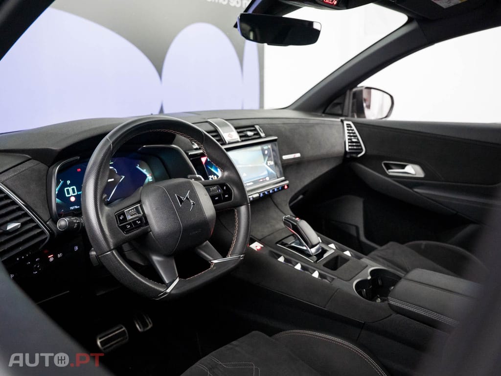 DS DS7 Crossback E-Tense Performance Line EAT8
