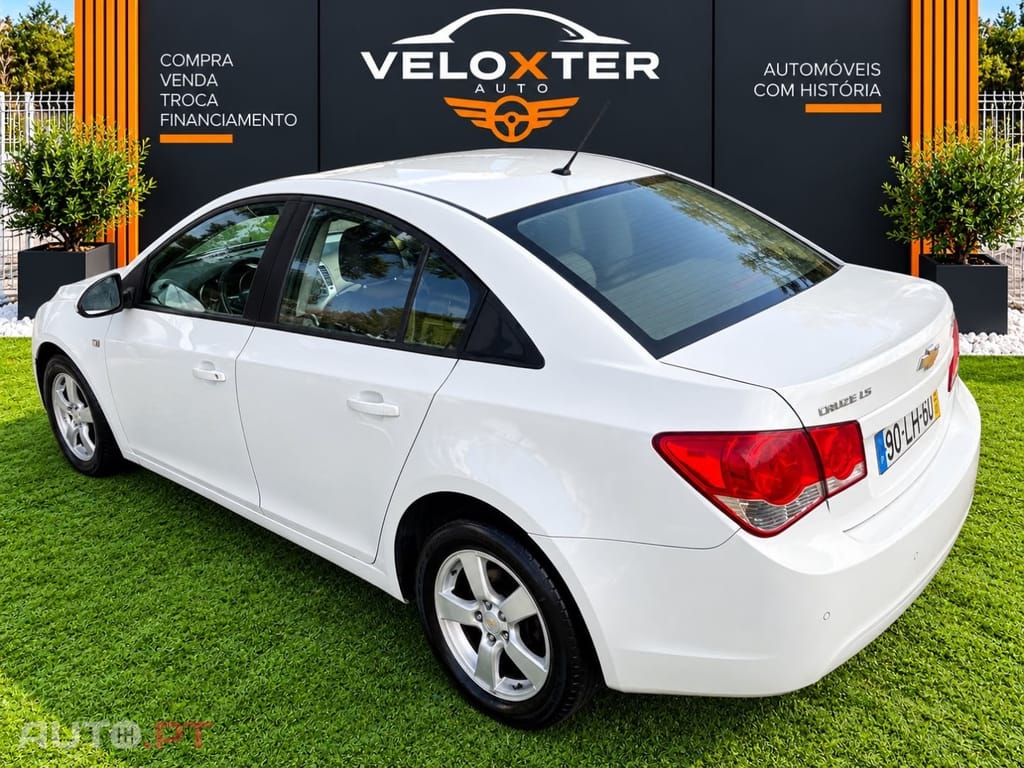 Chevrolet Cruze 1.6 LS