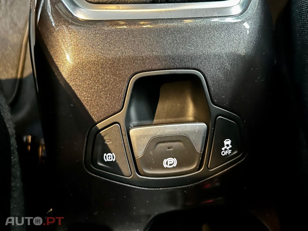 Jeep Renegade 1.3  AWD Híbrido 4Xe LIMITED  I.V.A DEDUTÍVEL 