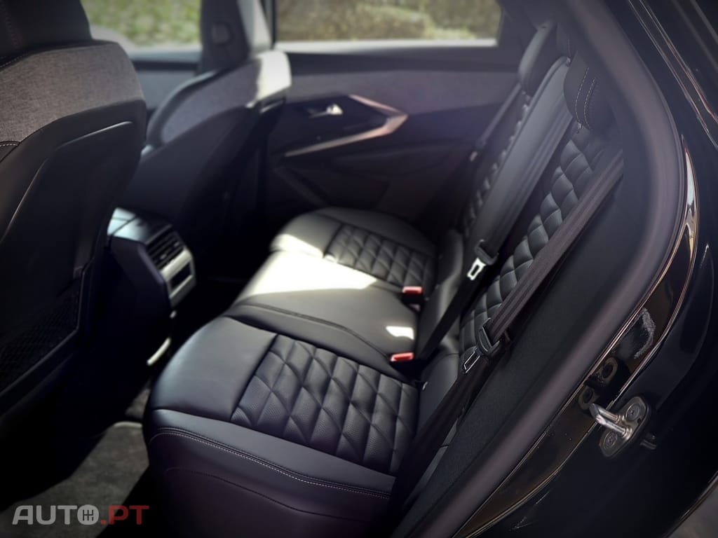 Peugeot E-3008 73 kWh GT