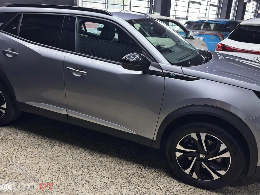 Peugeot E-2008 50 kWh Allure Pack
