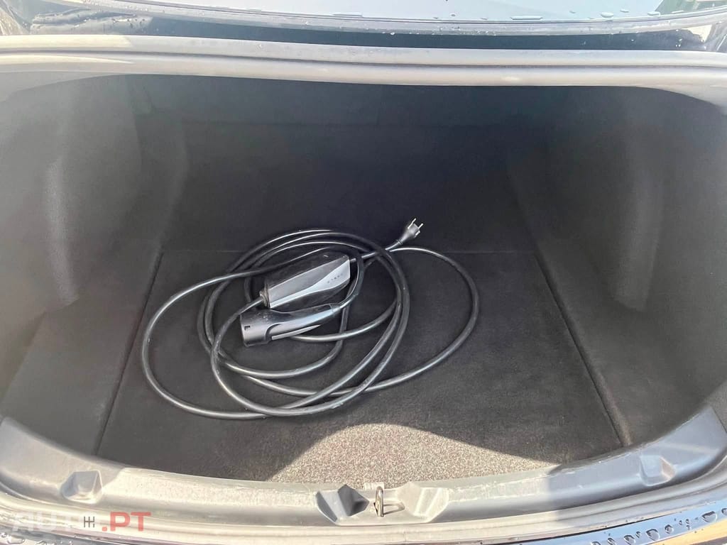 Tesla Model 3 Standard Range Plus RWD