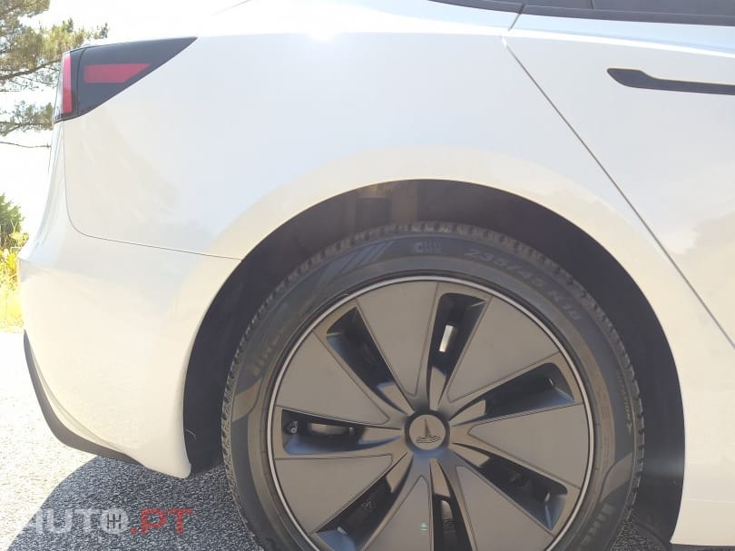 Tesla Model 3 Standard RWD