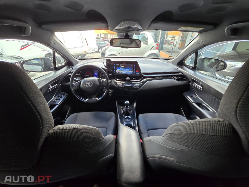Toyota C-HR 1.2T Comfort