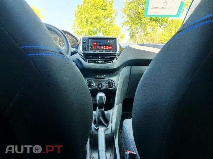 Peugeot 208 1.2 PureTech Signature