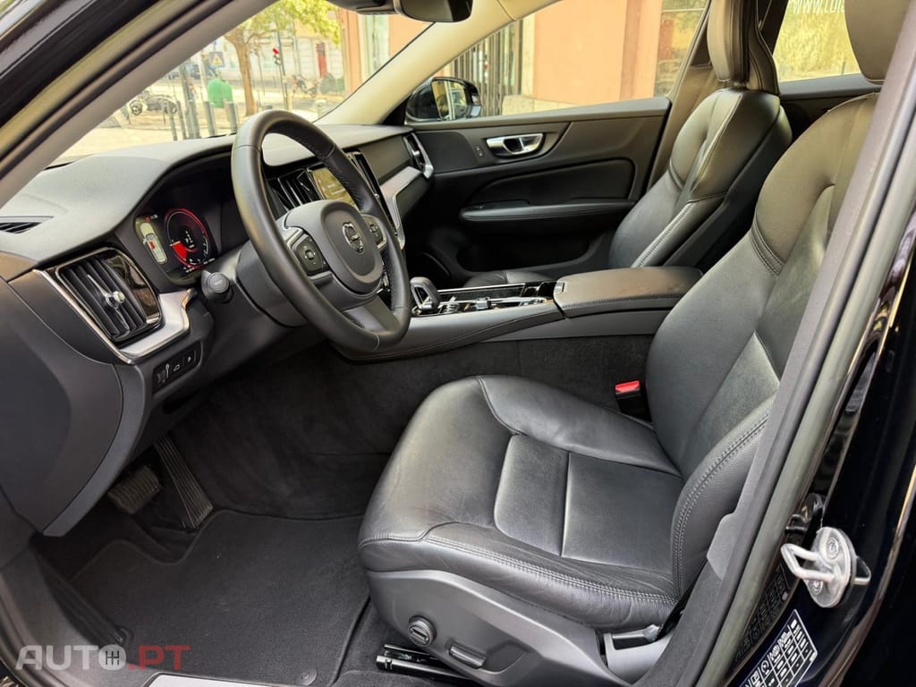 Volvo V60 2.0 T6 AWD TE Inscription Expression — fotografia 18