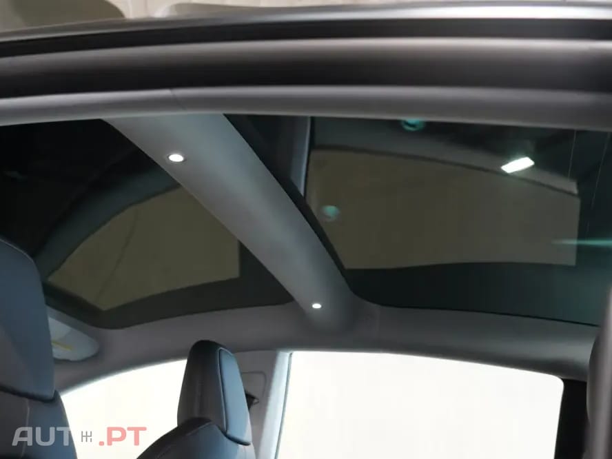 Tesla Model 3 Tração Traseira