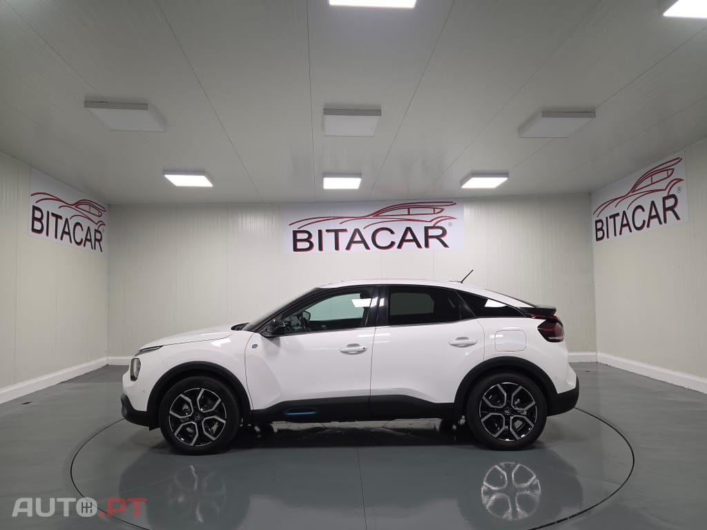 Citroën e-C4 50 kWh Shine — fotografia 8