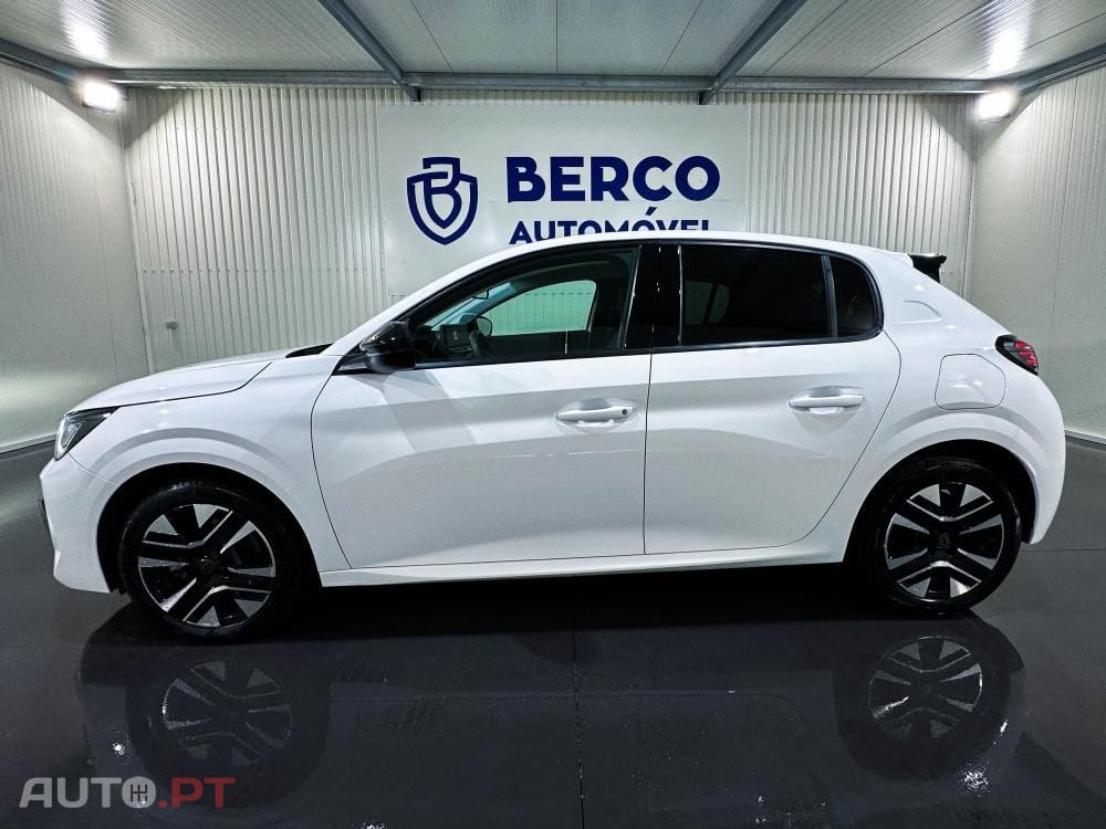 Peugeot 208 1.2 Hybrid Allure e-DCS6
