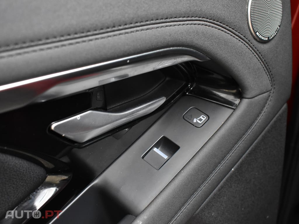 Land Rover Evoque 1.5 P300e AWD R-Dynamic SE Auto