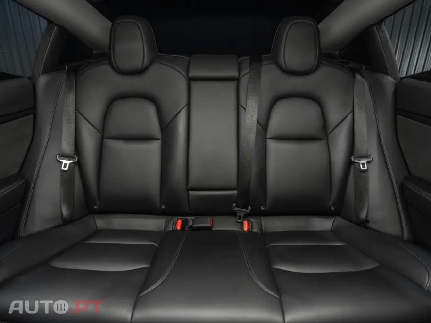 Tesla Model 3 Standard Range Plus RWD