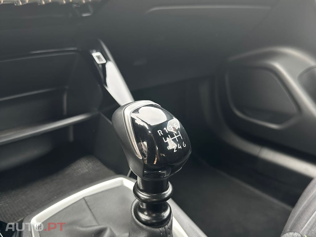 Peugeot 2008 ACTIVE 1.2 PURETECH