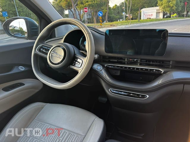 Fiat 500e La Prima