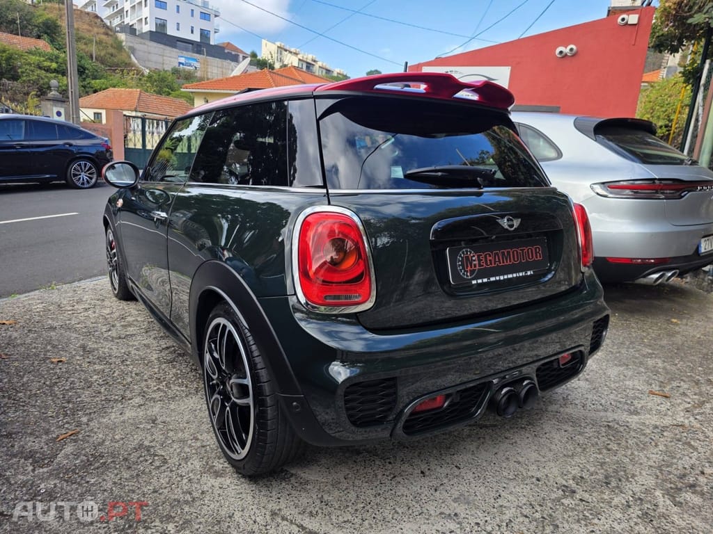 MINI Cooper John Cooper Works Auto Desportiva