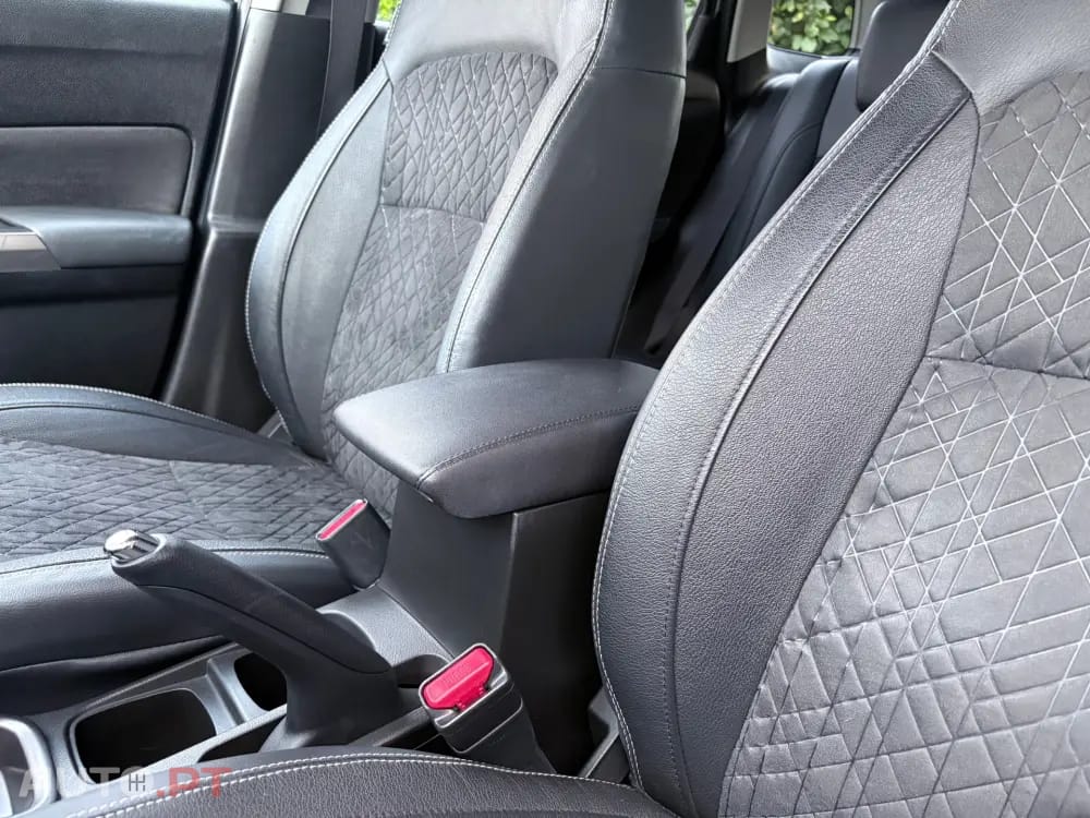 Suzuki Vitara 1.5L AGS GLX Strong Hybrid