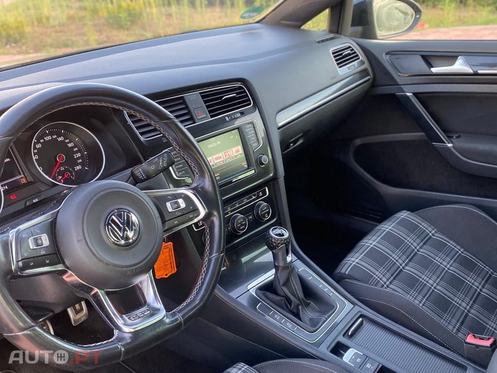 Volkswagen Golf 2.0 TDi GTD
