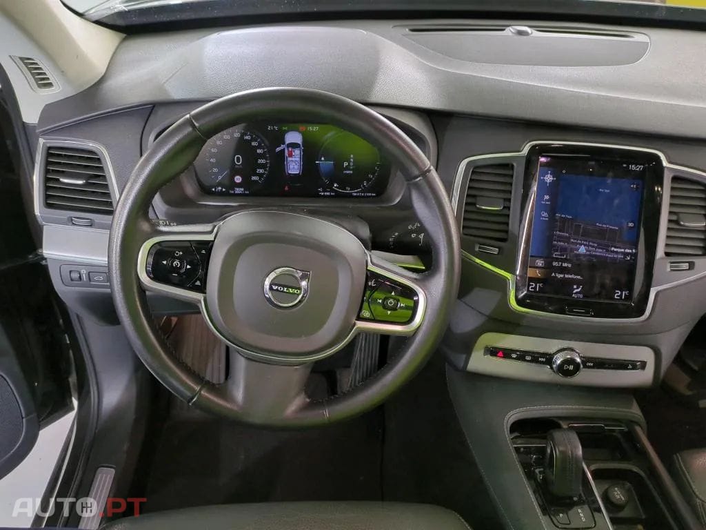 Volvo XC90 2.0 T8 PHEV Momentum Plus AWD