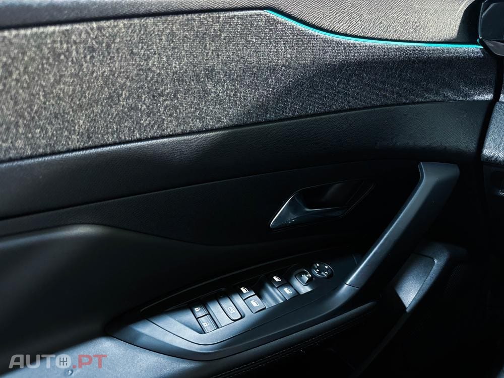 Peugeot 408 1.2 PureTech Allure Pack EAT8