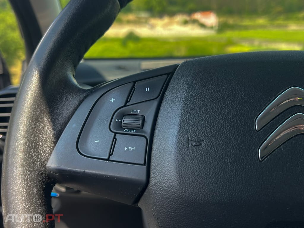 Citroen C4 Cactus SHINE 1.6 e-HDI