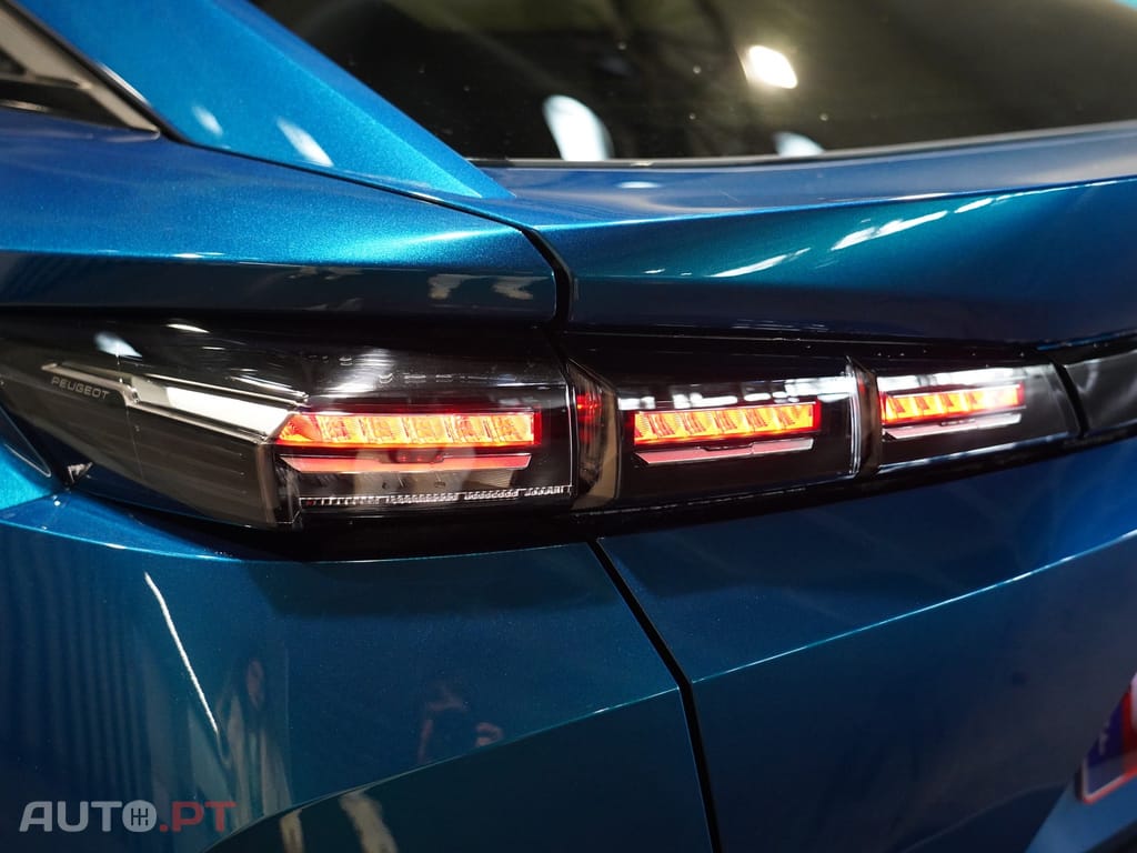Peugeot 408 1.2 PureTech Allure EAT8